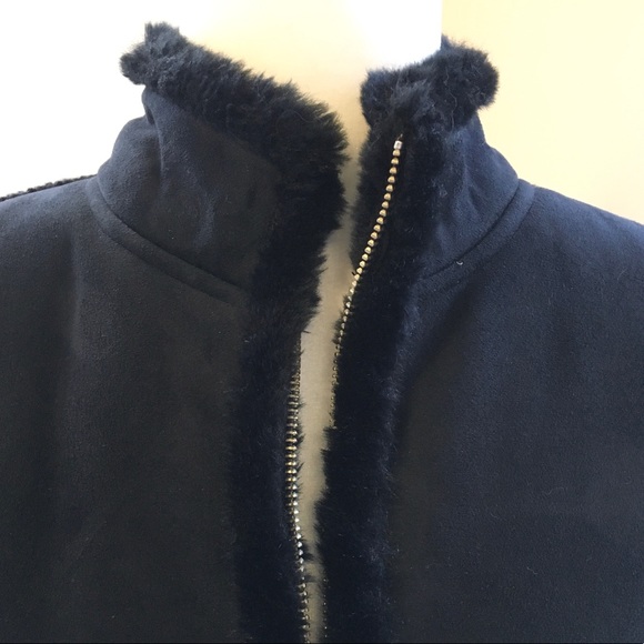 Cozy The Limited faux fur & suede reversible vest! - Picture 7 of 11